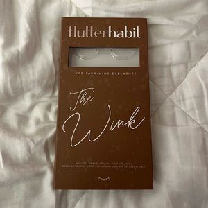 Flutter habit lashes